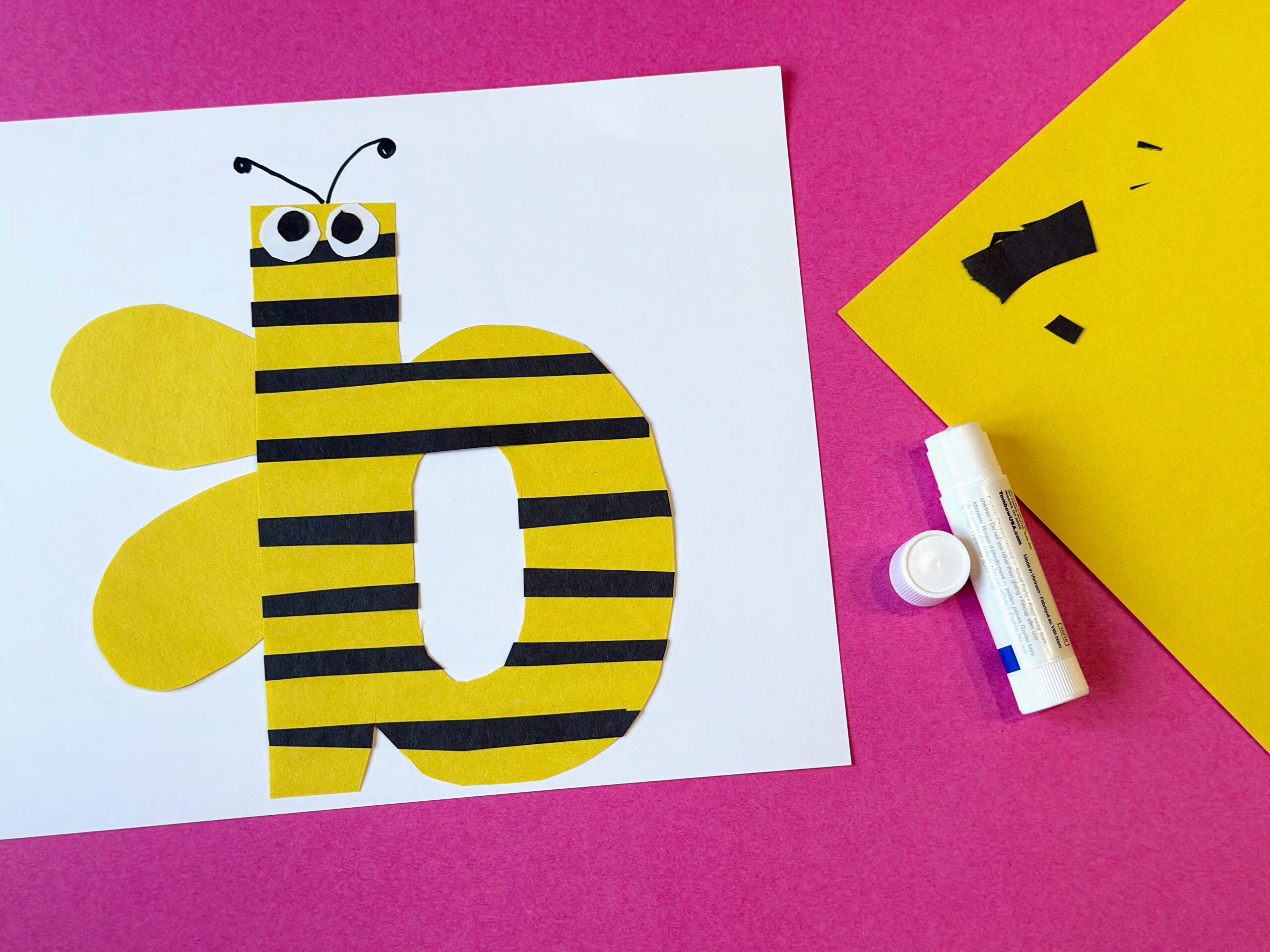 Free fun letter b is for bumble bee craft for preschoolers from ABCmouse.com. 