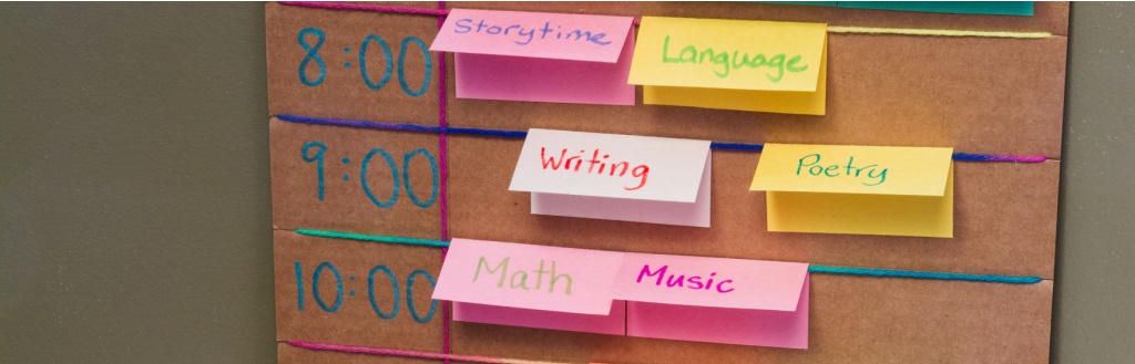 Example of a homeschool schedule made with cardboard and post it notes. 