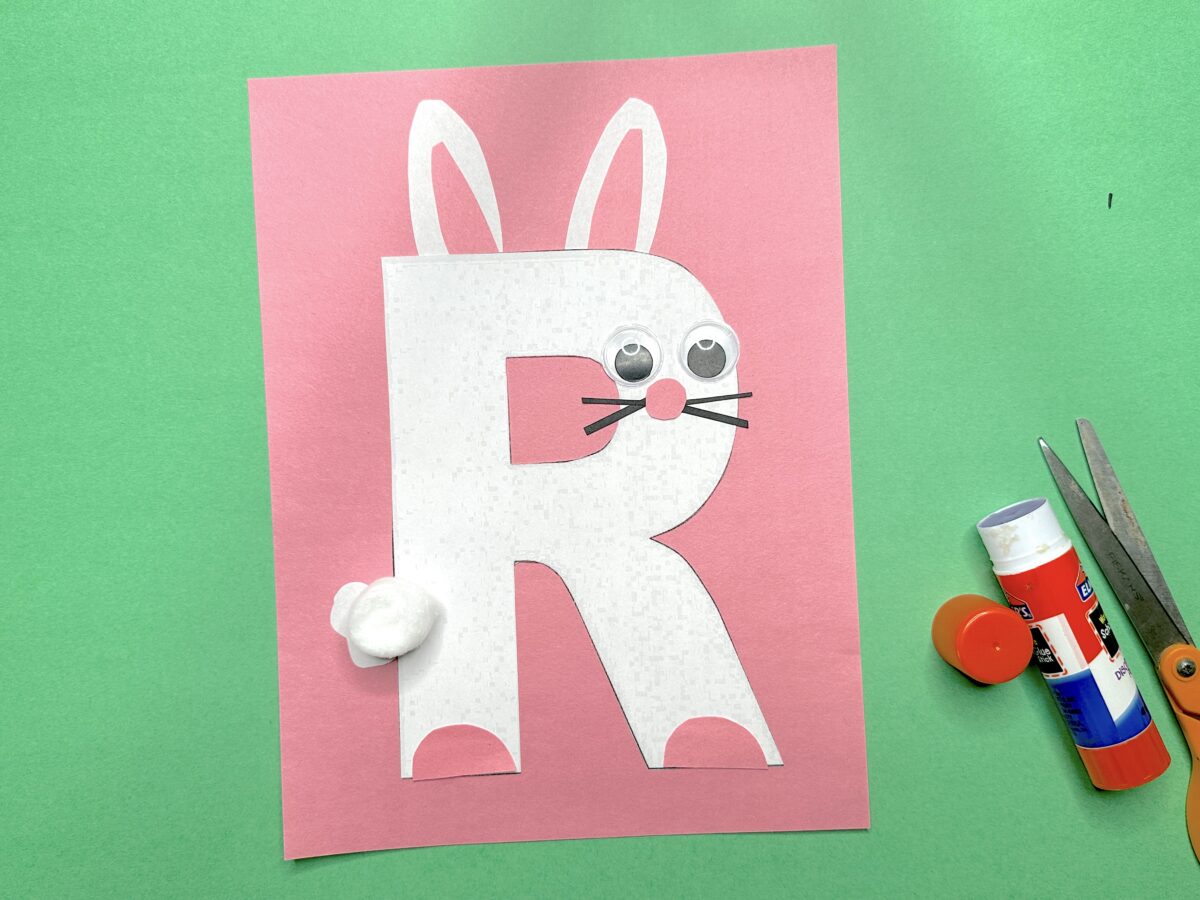 Fun letter R is for rabbit craft for toddlers and preschoolers from ABCmouse.com. 