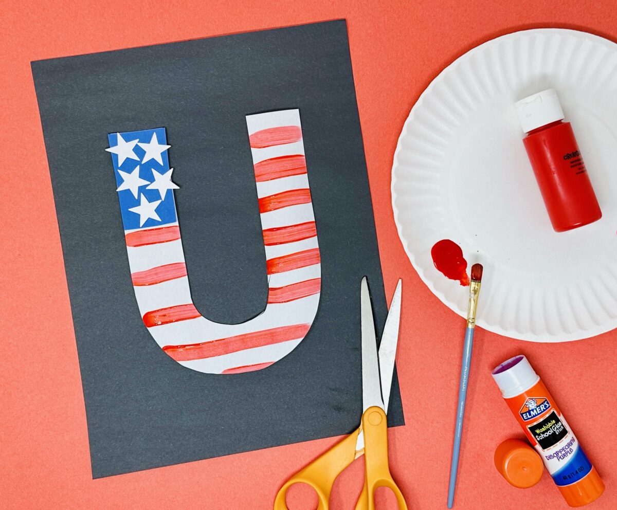 Fun U is for United States letter learning craft for preschoolers from ABCmouse.com. 